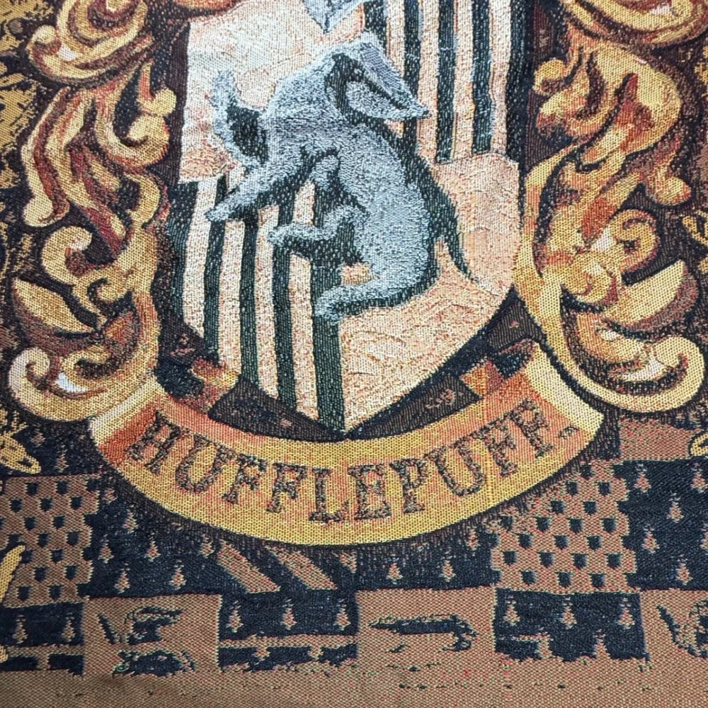 Harry Potter Hufflepuff House Crest WovenTapestry Throw Blanket WarnerBros 46x60